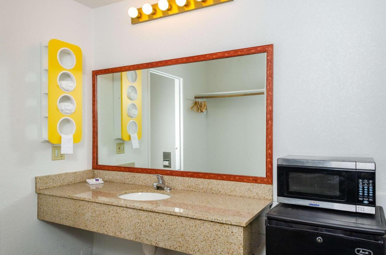 Motel 6 Oakdale, Ca Eksteriør billede