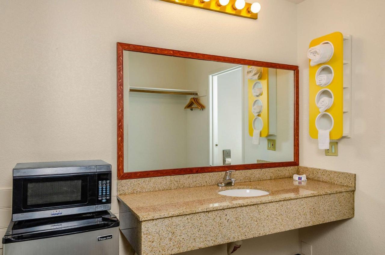 Motel 6 Oakdale, Ca Eksteriør billede