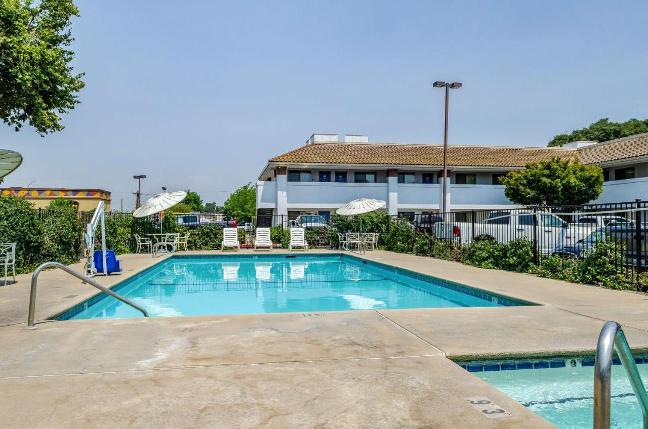 Motel 6 Oakdale, Ca Eksteriør billede