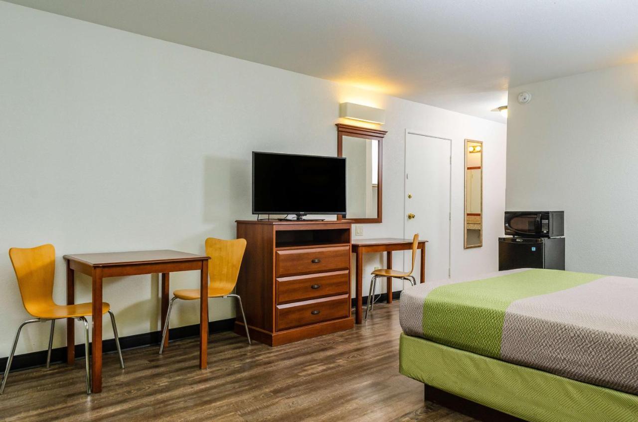 Motel 6 Oakdale, Ca Eksteriør billede