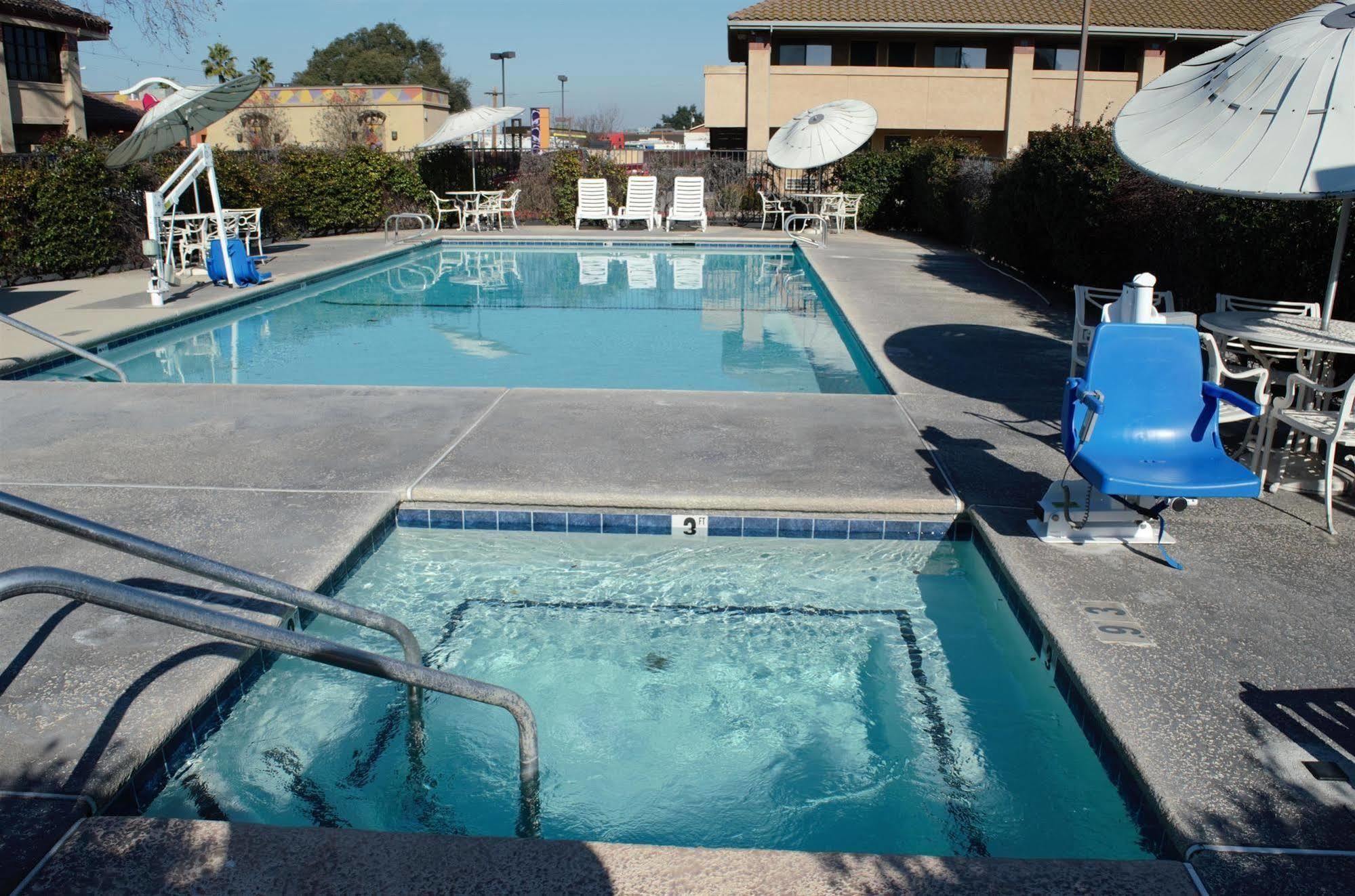 Motel 6 Oakdale, Ca Eksteriør billede